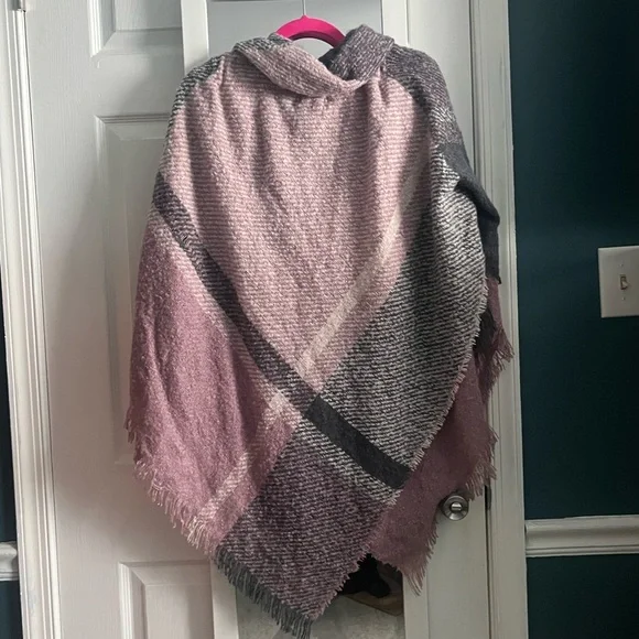 Altare Plaid Poncho - Picture 4 of 4